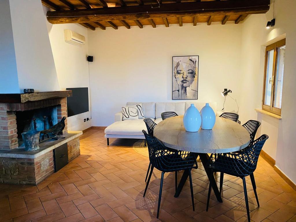 Casa Di Coraggio Villa Volterra Luaran gambar